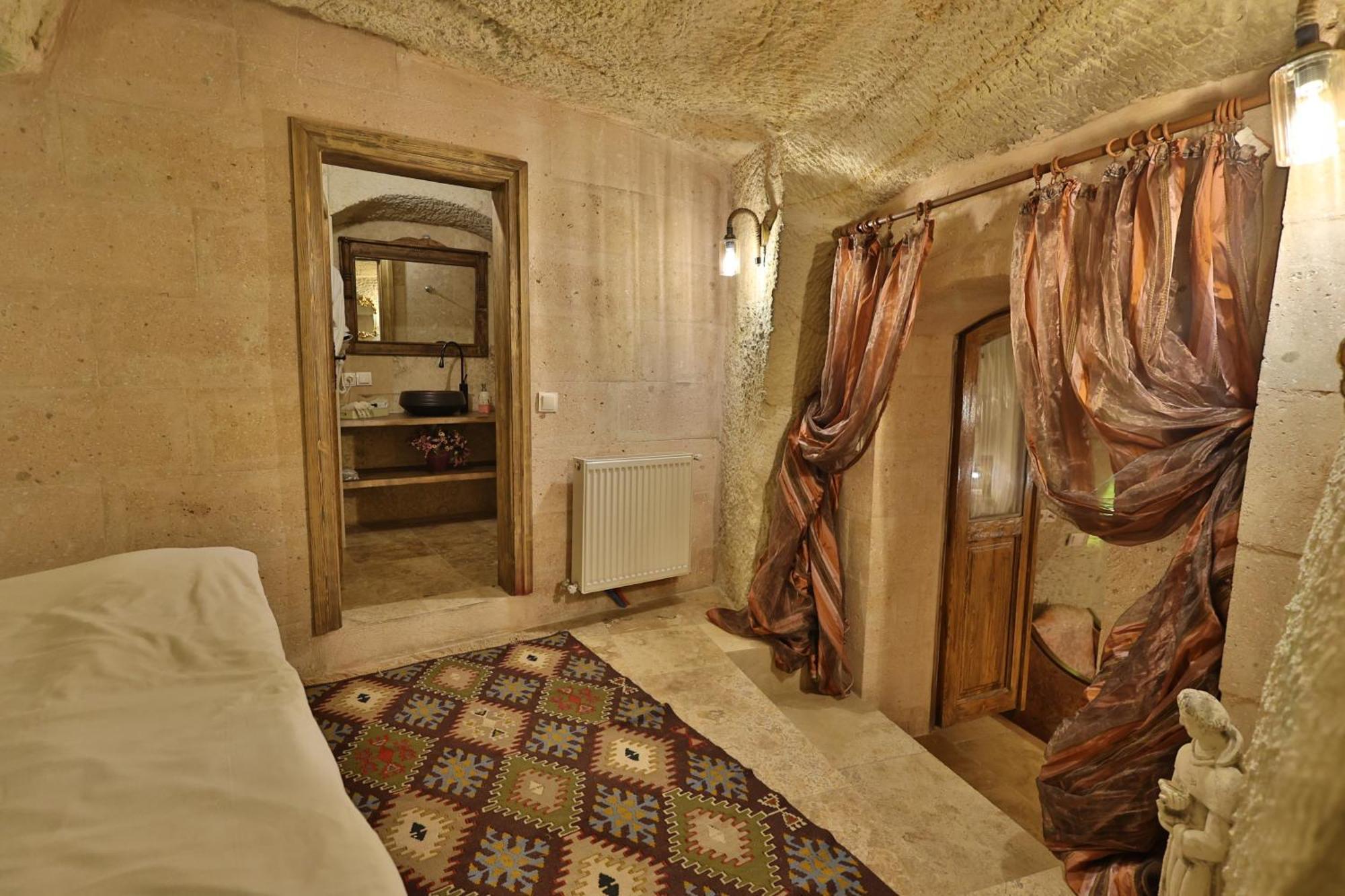 Demisos Caves Hotel Ургуп Экстерьер фото